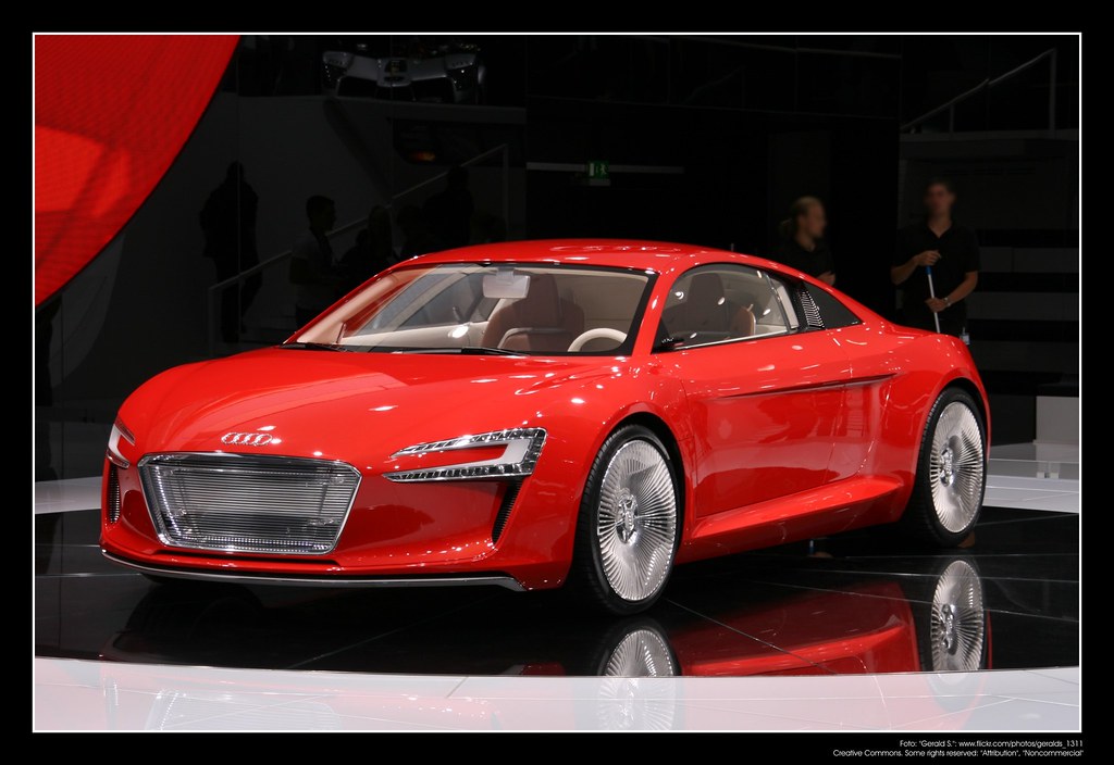 2009 Audi e-tron Concept Car (03)