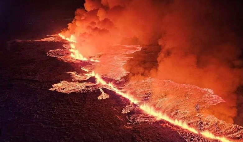 Volcano erupts in southwestern Iceland