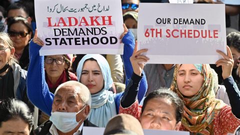 लद्दाख को राज्य का दर्जा देने की माँग