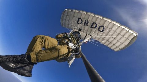 DRDO द्वारा विकसित सैन्य लड़ाकू पैराशूट प्रणाली