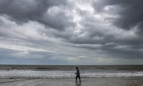 Possible Emergence of El Niño After July